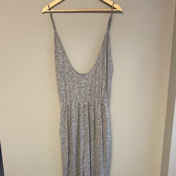 Express Grey Sleeveless Surplice Jumpsuit (M) - Picture 6 of 7